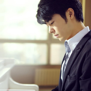 车后座挺进朋友人妻身体里
